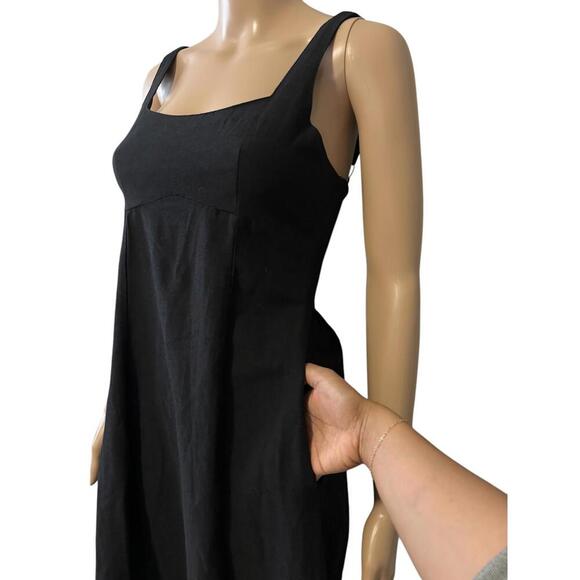 Elegant Black Midi Dress with Square Neckline - Picture 3 of 5